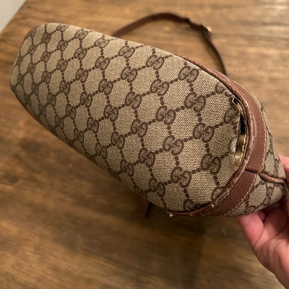 1980s Vintage Gucci GG Monogram Leather Bucket Bag Crossbody *tear* - Picture 6 of 17